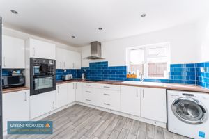 Kitchen- click for photo gallery